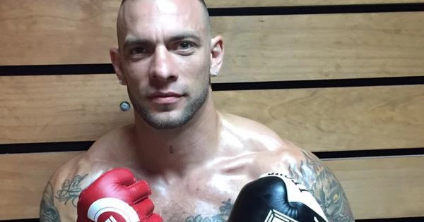 Экс-боец Bellator нокаутировал пьяного мужчину в баре